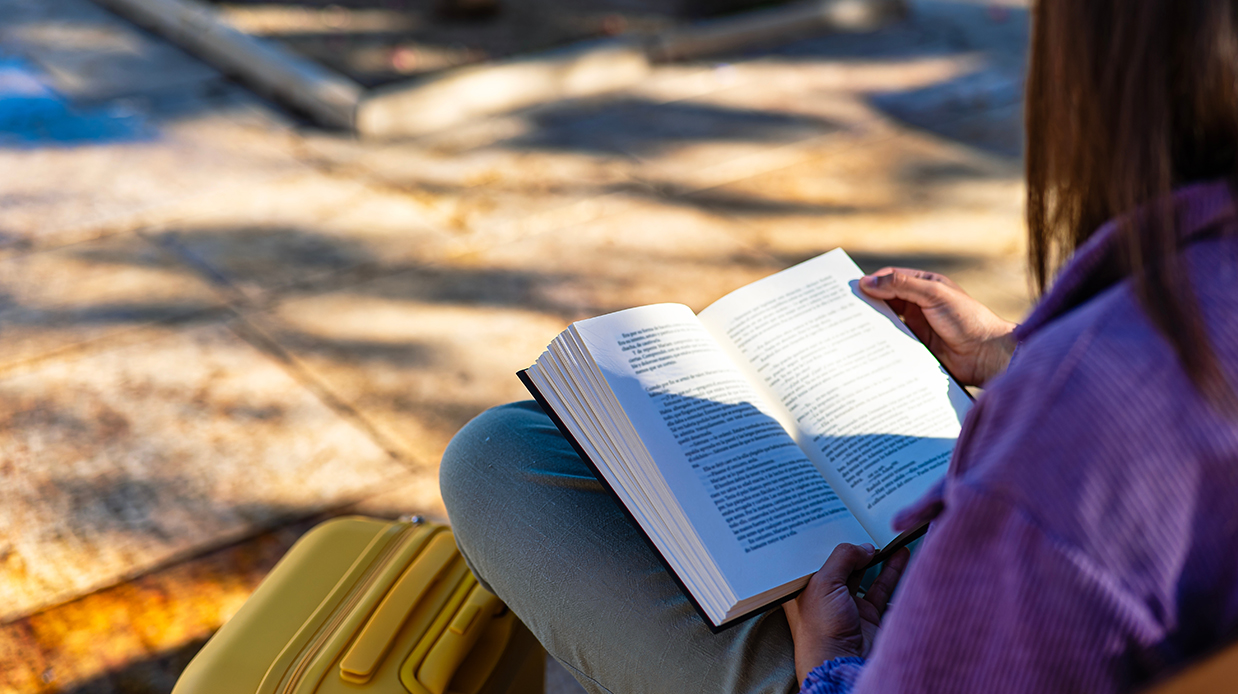 40 Books to Read Before You Travel the World (Country-by-Country Guide)